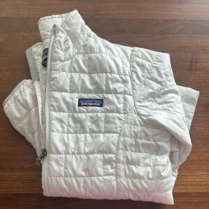 Patagonia Women’s Off-White Quilted Base Layer Jacket Sz Small